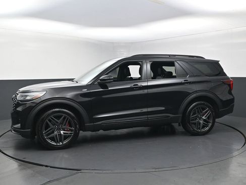 Used 2025 Ford Explorer ST-Line w/ ST-Line Street Pack image 5