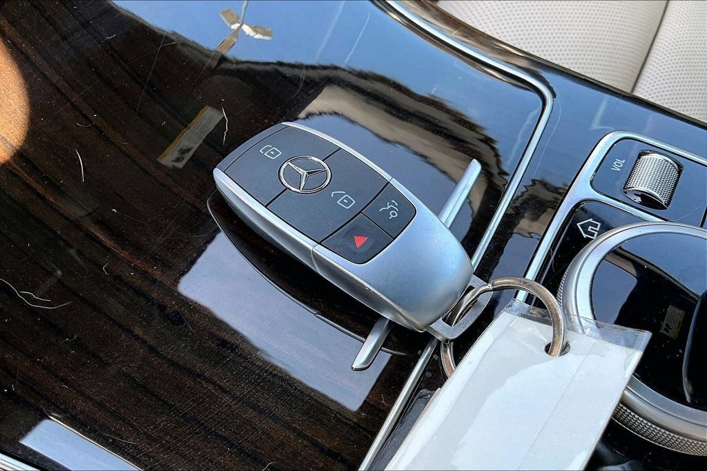 Used 2020 Mercedes-Benz C 300 Cabriolet image 11