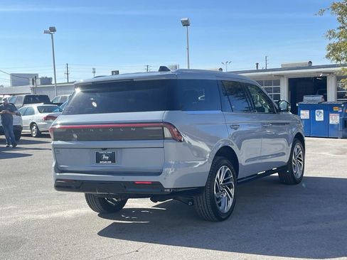 New 2025 Lincoln Navigator Reserve image 5