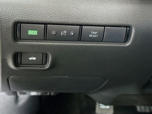 Certified 2025 Nissan Sentra SR image 10