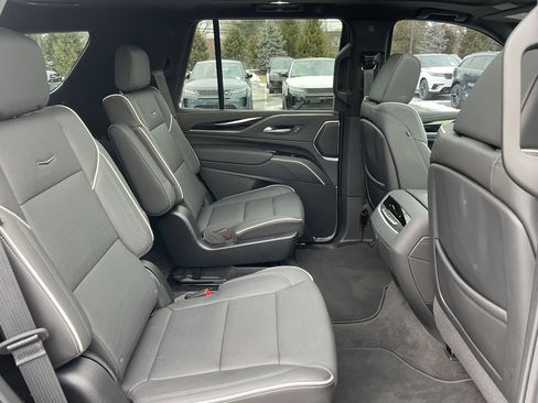 Used 2024 Cadillac Escalade Sport w/ LPO, ONYX Package image 31