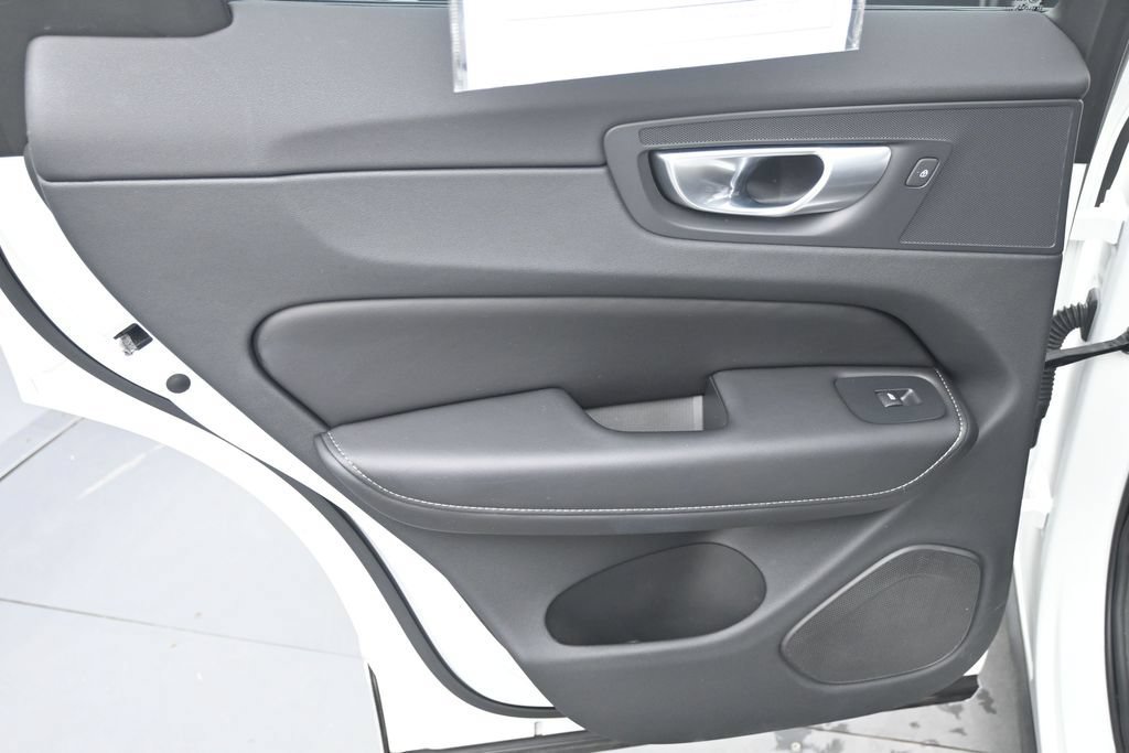 Certified 2024 Volvo XC60 B5 Ultimate w/ Protection Package Premier AWD/4WD image 19