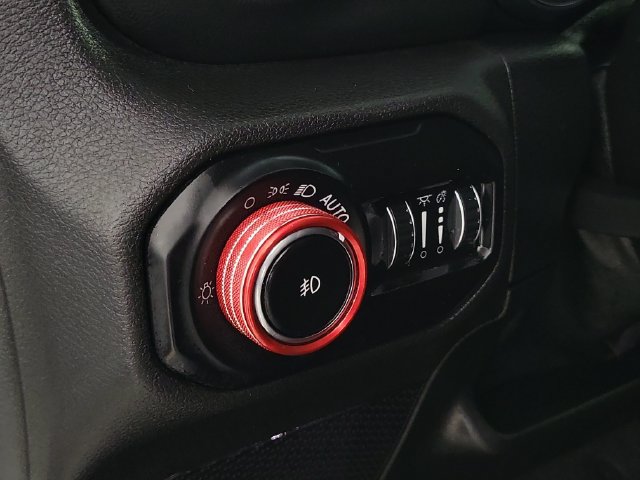 Used 2021 Jeep Wrangler Unlimited Sahara AWD/4WD image 21