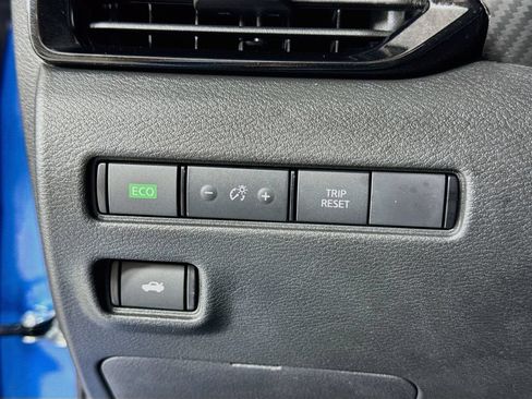 Used 2024 Nissan Sentra SV FWD image 14