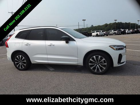 Used 2023 Volvo XC60 B5 Plus AWD/4WD image 6