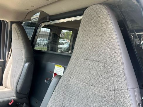 Used 2020 Chevrolet Express 3500 LS RWD image 11