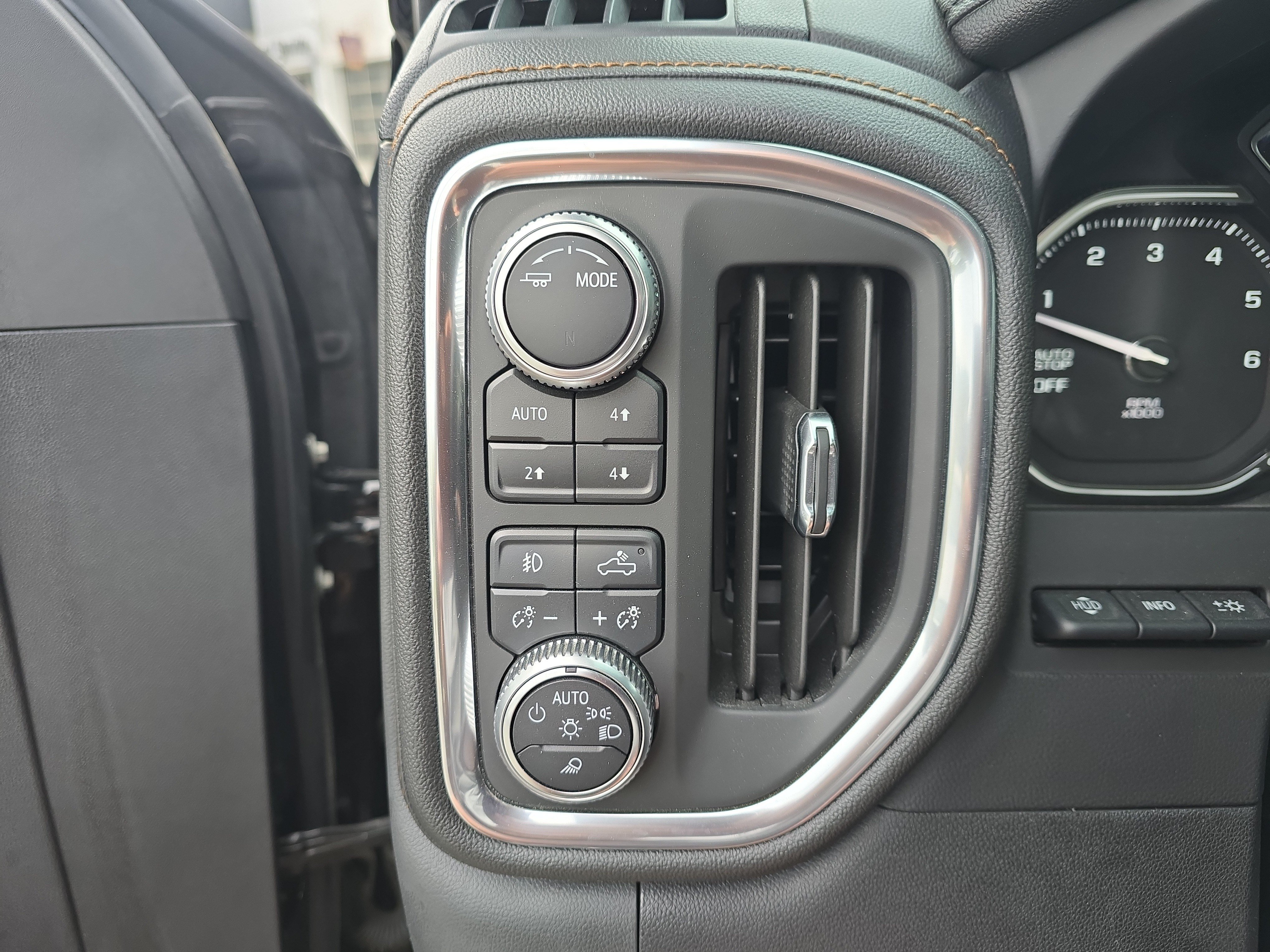 Used 2020 GMC Sierra 1500 AT4 w/ AT4 Premium Package AWD/4WD image 24