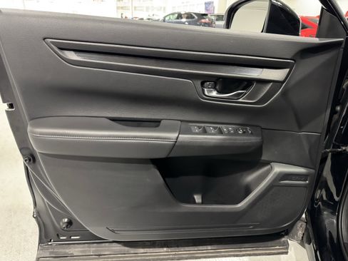 Used 2025 Honda CR-V LX image 23