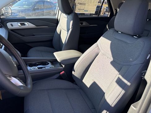 New 2026 Ford Explorer Active image 18