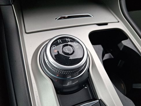 Used 2022 Ford Explorer XLT image 15