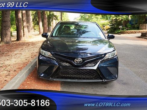Used 2020 Toyota Camry SE FWD image 6