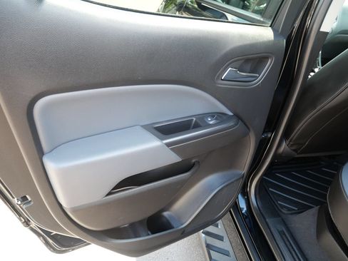 Used 2020 Chevrolet Colorado Z71 AWD/4WD image 19