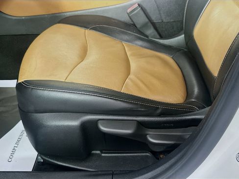 Used 2018 Chevrolet Volt Premier w/ Driver Confidence Package FWD image 20