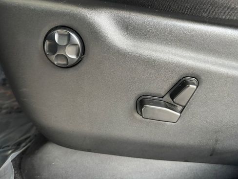 Used 2021 Jeep Grand Cherokee Laredo X image 22