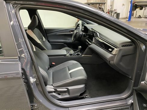 Used 2025 Toyota Camry SE image 14