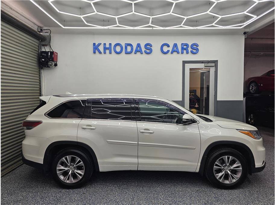 Used 2014 Toyota Highlander XLE AWD/4WD image 5