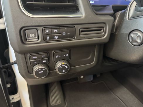 Used 2024 Chevrolet Tahoe RST w/ Luxury Package AWD/4WD image 19