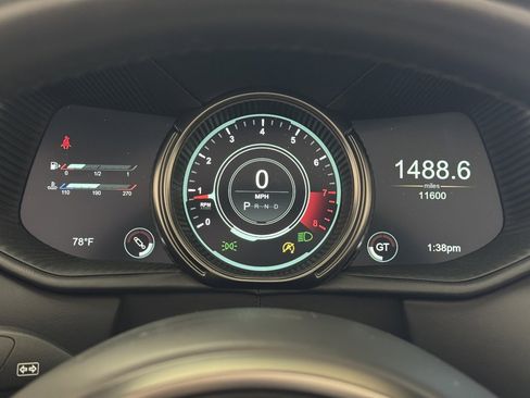 Used 2023 Aston Martin DB11 Volante image 23