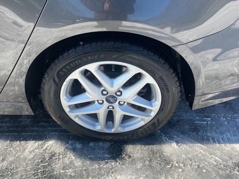 Used 2016 Ford Fusion SE image 11