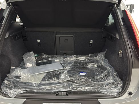 New 2026 Volvo XC40 B5 Plus w/ Protection Package Premier image 29