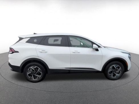 Used 2025 Kia Sportage LX image 16