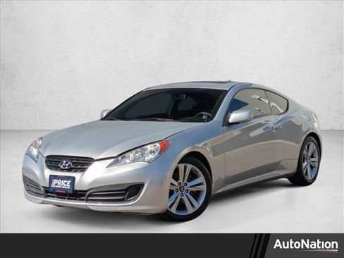 Used 2012 Hyundai Genesis 2.0T image 1