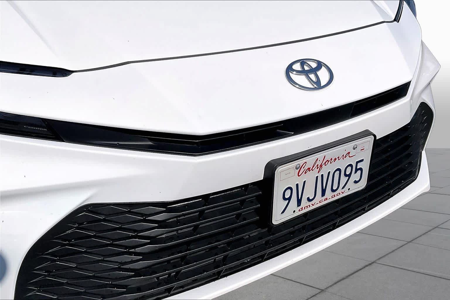 Used 2025 Toyota Camry LE FWD image 29