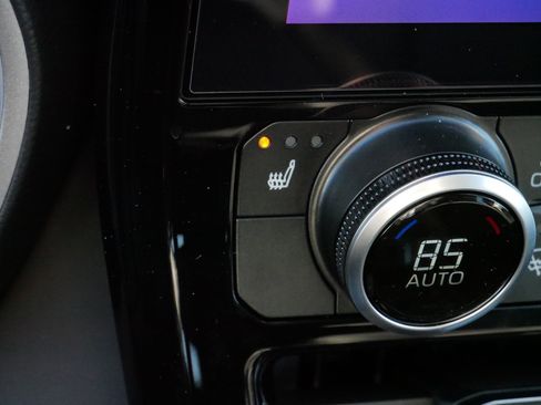 Certified 2026 Toyota Highlander XLE image 33