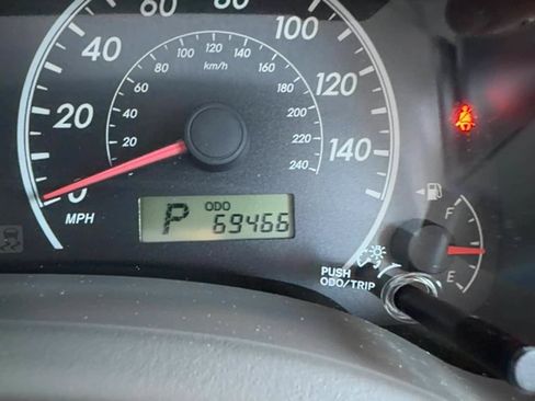 Used 2010 Toyota Corolla LE FWD image 9