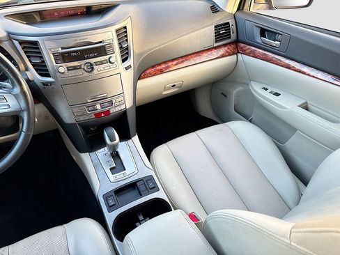 Used 2011 Subaru Outback 2.5i Limited w/ PWR Moonroof Pkg image 28
