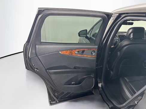 Used 2020 Lincoln Nautilus Reserve w/ Equipment Group 201A FWD image 27