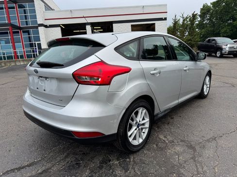 Used 2018 Ford Focus SE FWD image 5