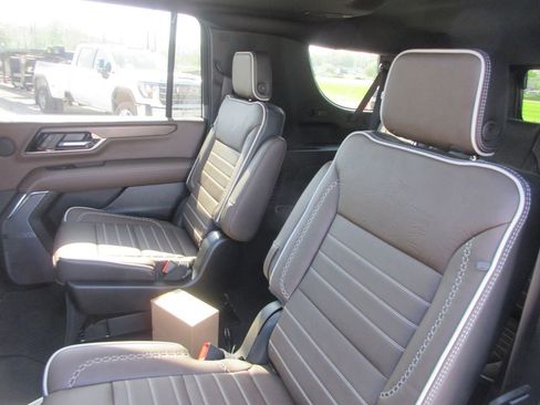 New 2026 GMC Yukon XL Denali Ultimate image 12