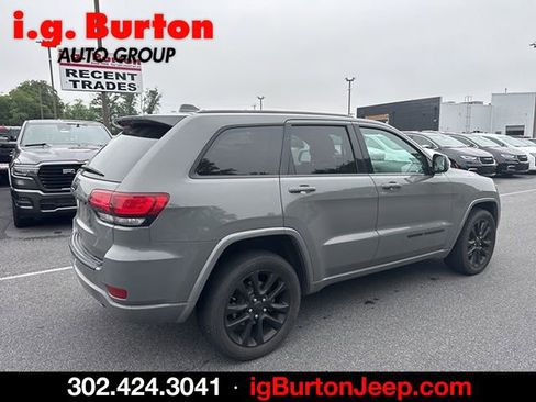 Used 2020 Jeep Grand Cherokee Altitude AWD/4WD image 3