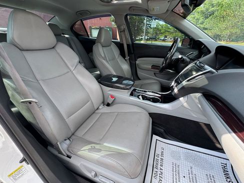Used 2017 Acura TLX V6 SH-AWD w/ Technology Pkg image 13