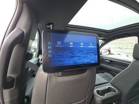 New 2026 Chevrolet Suburban Premier image 28