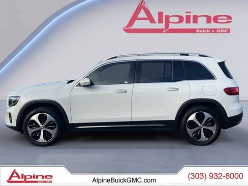 Used 2025 Mercedes-Benz GLB 250 4MATIC image 2