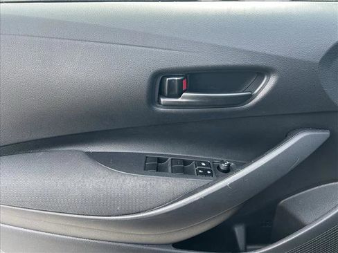 Used 2025 Toyota Corolla LE image 11