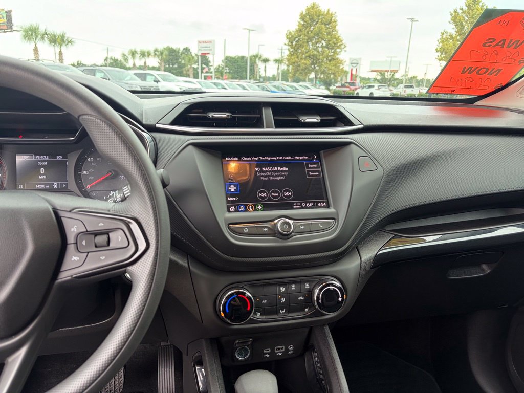 Used 2023 Chevrolet TrailBlazer LT FWD image 21