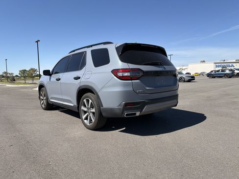 Certified 2025 Honda Pilot Elite image 3