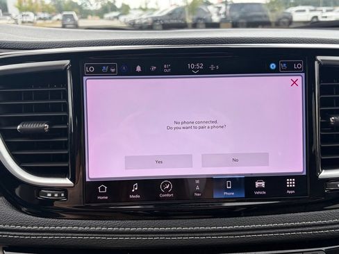 Used 2024 Chrysler Pacifica Limited FWD image 35
