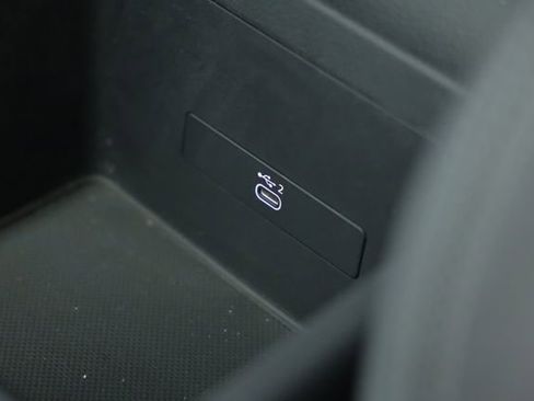 Used 2025 Audi Q5 2.0T Premium image 25