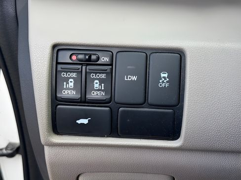 Used 2015 Honda Odyssey EX-L image 18