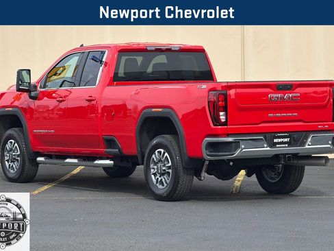 New 2026 GMC Sierra 2500 SLE image 7