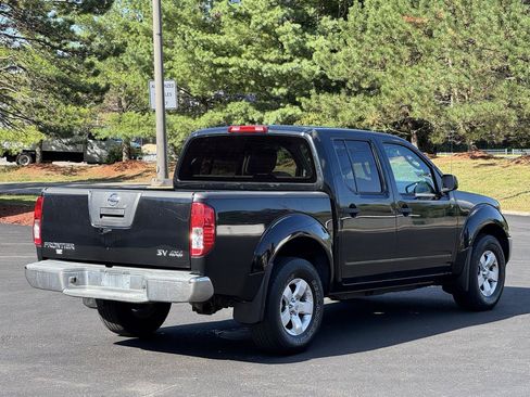 Used 2011 Nissan Frontier SV w/ SV Premium Utility Pkg AWD/4WD image 7