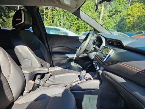 Used 2020 Nissan Kicks SR w/ SR Premium Package image 39