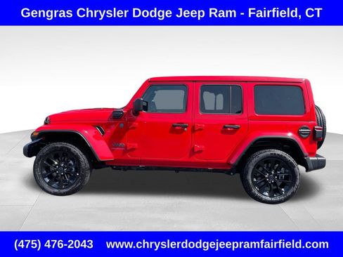 Certified 2025 Jeep Wrangler Unlimited Sahara w/ Safety Group AWD/4WD image 4