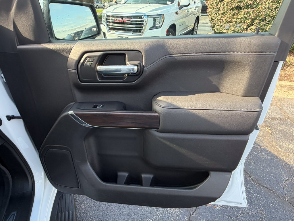 Used 2022 GMC Sierra 1500 SLT w/ SLT Premium Package AWD/4WD image 18