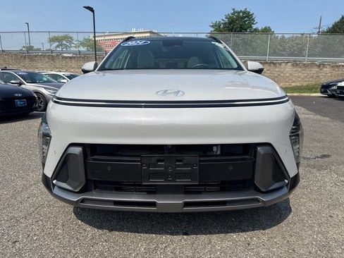 Used 2024 Hyundai Kona Limited AWD/4WD image 2