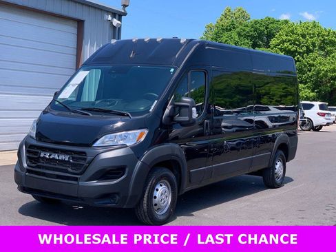 Used 2023 RAM ProMaster 2500 FWD image 1